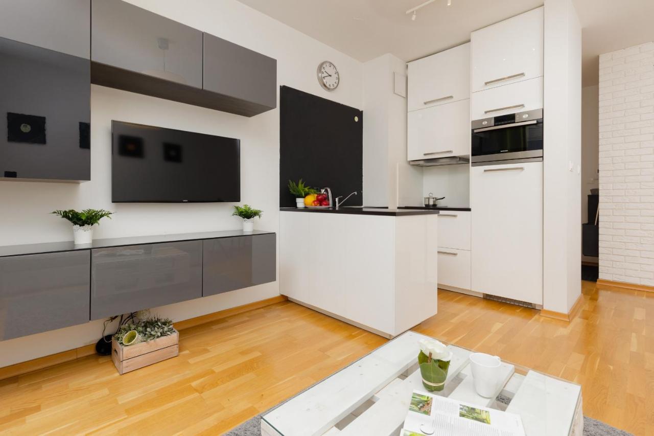 Warsaw Bemowo Modern Apartment Dywizjonu 303 By Noclegi Renters Bagian luar foto